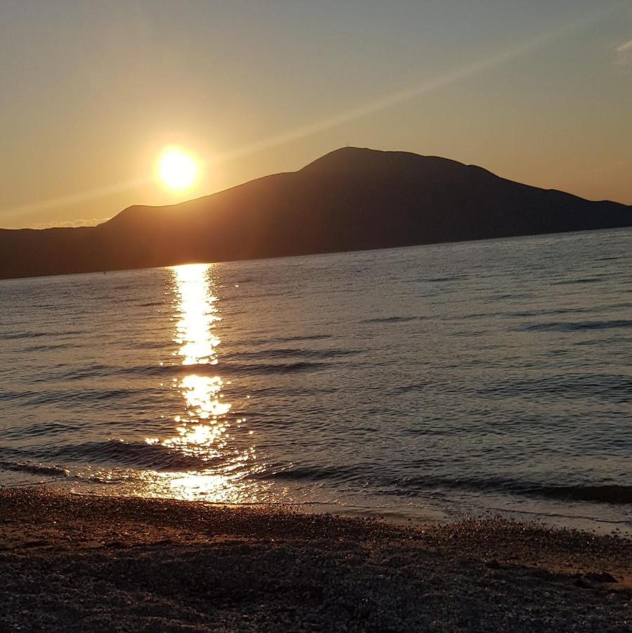 Hotel Restorant Genti Peshkatari Bashkia e Orikumit Exteriör bild